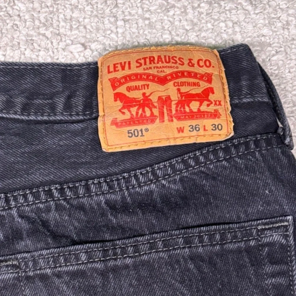 Levi's 501 Original Fit Jeans Men 36x30 Black‎ Straight Leg Button Fly Cotton